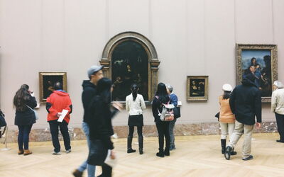 Da Vinci's "Maagd op de Rotsen" in het Louvre