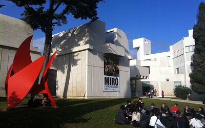 Joan Miró Foundation, buitenkant