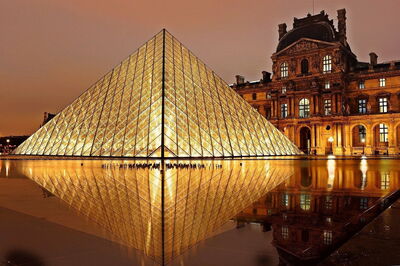 Buitenkant van het Louvre