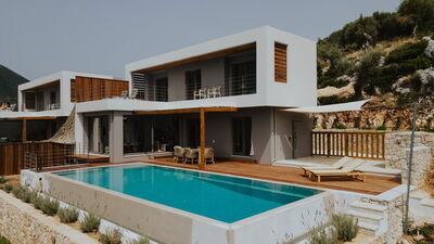 Villa Sivota, buitenkant