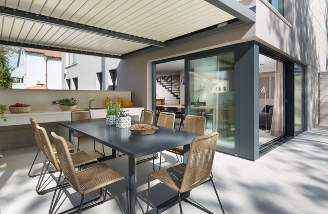 Villa Oliva 1, terras