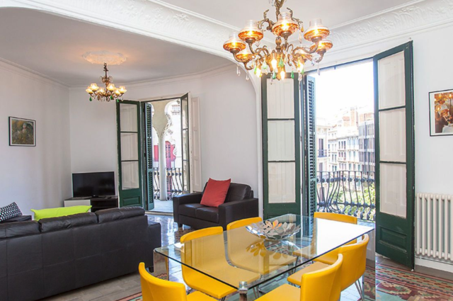 Roger De Llúria València, woonkamer