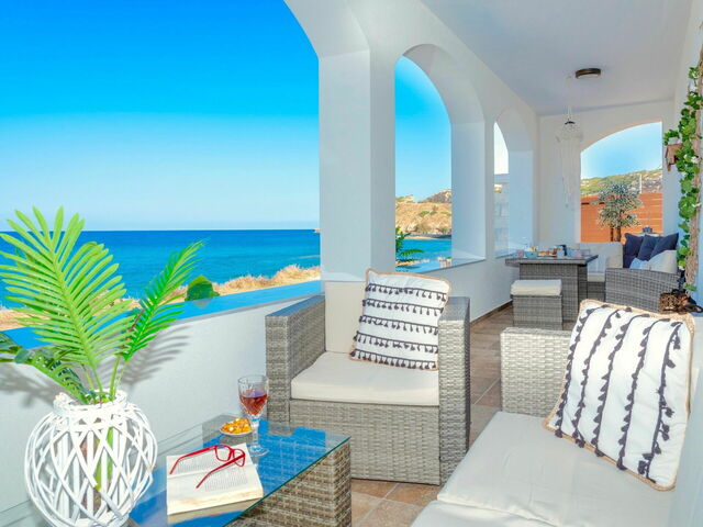 Villa Vorios, terras