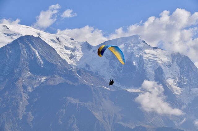 Paragliding
