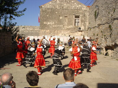 Moreška dansers