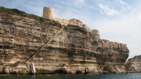 Trappen van de koning van Aragon, Corsica