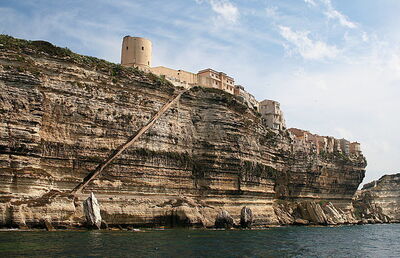 Trappen van de koning van Aragon, Corsica