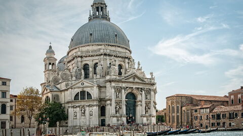 Santa Maria della Salute, buitenkant