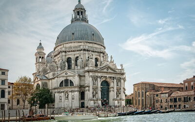 Santa Maria della Salute, buitenkant