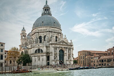 Santa Maria della Salute, buitenkant
