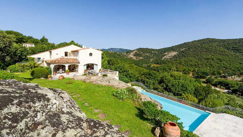Villa Franca Roc, buitenkant