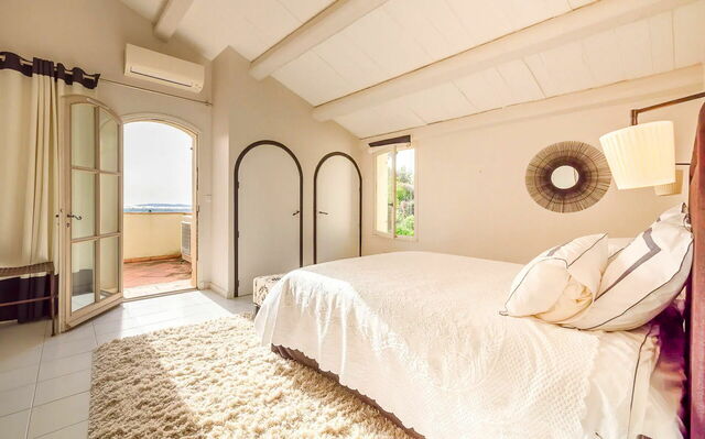 Villa Franca Roc, slaapkamer