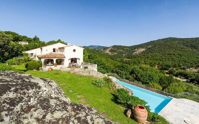 Villa Franca Roc, buitenkant