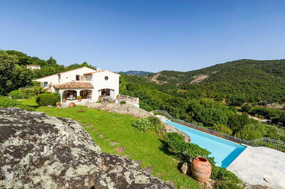 Villa Franca Roc, buitenkant