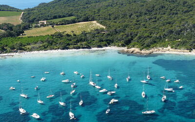 Boten in de zee bij Porquerolles