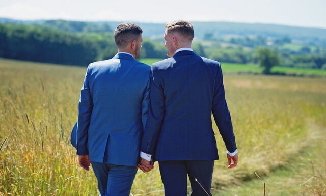 Homokoppel maakt trouwfoto's