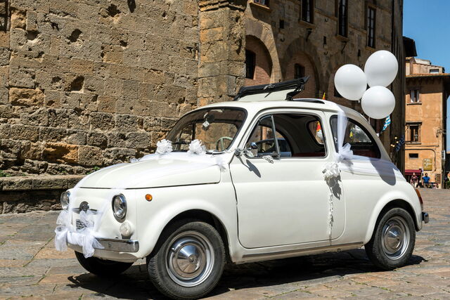 Een trouwauto in Italië