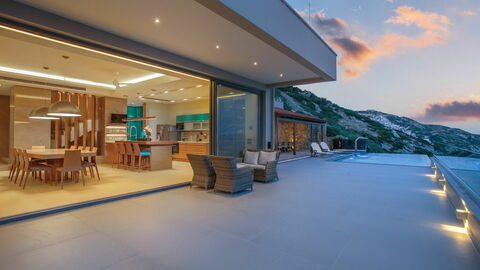 Amfitriti Luxury Villa, buitenkant