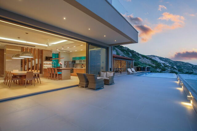 Amfitriti Luxury Villa, buitenkant