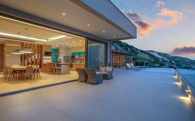 Amfitriti Luxury Villa, buitenkant