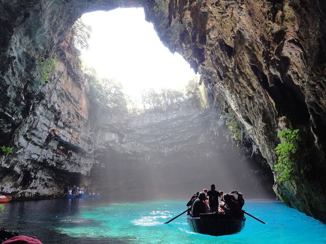 Grot van Melissani