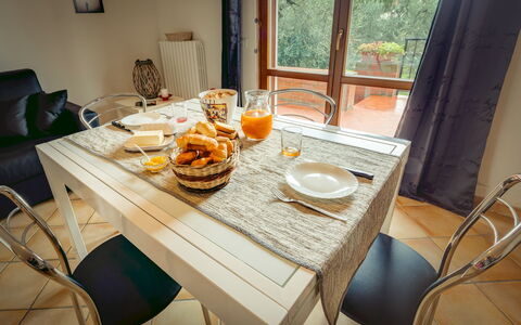 La Casina Del Canneto: Maaltijd, Ontbijt, Eetkamer, Tafel, Kamer, Brunch, Eigendom, Meubilair, Tafelkleed, Interieur Ontwerp