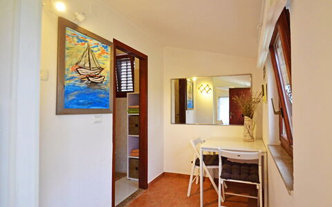 Aron: Fotolijst, Hout, Verf, Interieur Ontwerp, Verdieping, Flooring, Venster, Gebouw, Hal, Tafel