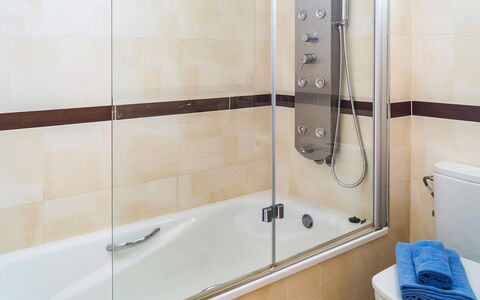 Alamar: Kraan, Loodgieterswerkinrichting, Bad, Douchekop, Douche, Badkamer, Douchestang, Interieur Ontwerp, Deur Van De Douche