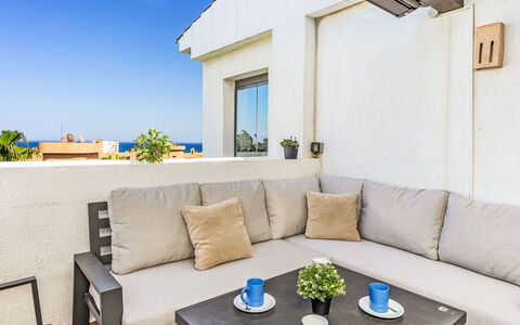 Alamar: Meubilair, Appartement, Verdieping, Huis, Stoel, Balkon, Buitenmeubels, Bankstel, Koffietafel