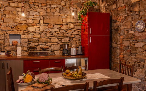 Casa Di Vignolo: Muur, Meubilair, Interieur Ontwerp, Flooring, Keuken, Stenen Muur, Kamer, Cabinetry, Plafond, Countertop