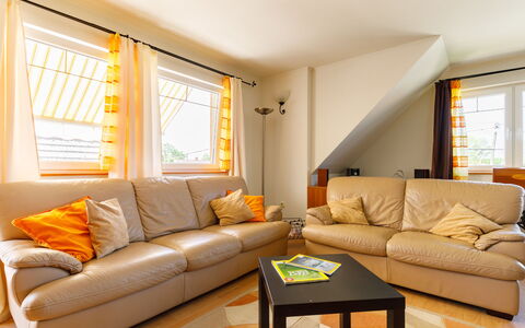 Bocskai: Bankstel, Eigendom, Meubilair, Tafel, Venster, Woonkamer, Hout, Slaapbank, Verlichting