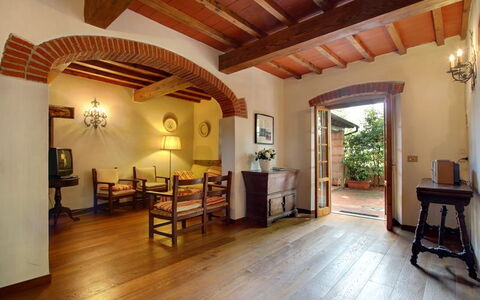 Villa Acacia: Eigendom, Kamer, Gebouw, Plafond, Verdieping, Huis, Interieur Ontwerp, Onroerend Goed, Straal, Landgoed