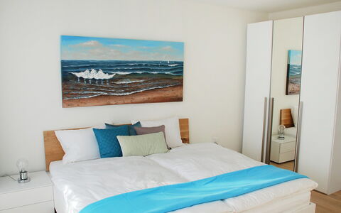 Locarno 75: Meubilair, Eigendom, Gebouw, Comfort, Blauw, Azure, Hout, Bed Frame, Hoofdkussen, Textiel