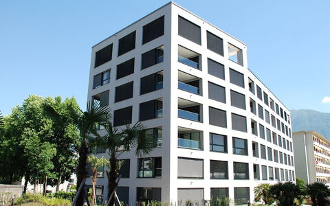 Locarno 75: Lucht, Gebouw, Eigendom, Fabriek, Boom, Venster, Blok Van De Toren, Stedelijk Ontwerp, Condominium, Buurt