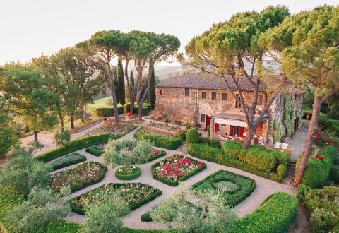 Villa Le Corti: Bloem, Tuin, Struik, Groundcover, De Lente, Landscaping, Botanische Tuin, Backyard, Hacienda