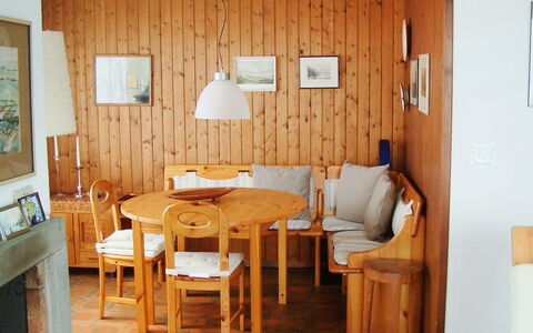 Noisette: Kamer, Meubilair, Eigendom, Gebouw, Tafel, Interieur Ontwerp, Huis, Verdieping, Eetkamer, Hardwood
