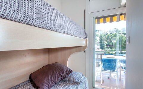 Gran Sol: Eigendom, Gebouw, Comfort, Azure, Venster, Textiel, Schaduw, Hout, Interieur Ontwerp, Verdieping
