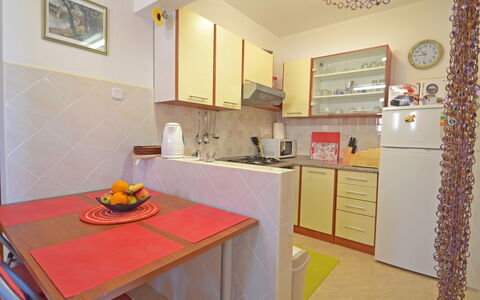 Matal: Kamer, Eigendom, Meubilair, Interieur Ontwerp, Gebouw, Huis, Geel, Keuken, Onroerend Goed, Verdieping
