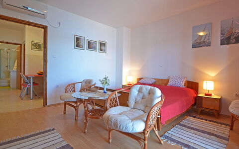 Matal: Kamer, Eigendom, Meubilair, Verdieping, Interieur Ontwerp, Gebouw, Woonkamer, Huis, Hardwood, Houten Vloer