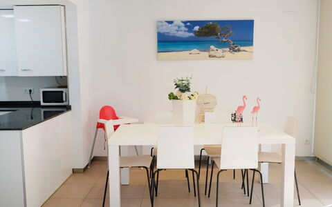 L'Ampolla 652: Kamer, Eigendom, Meubilair, Interieur Ontwerp, Tafel, Gebouw, Eetkamer, Huis, Verdieping, Onroerend Goed