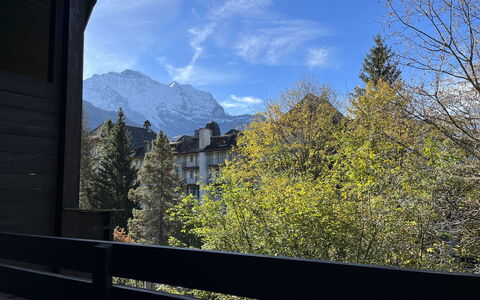 Wengen 59: Lucht, Wolk, Berg, Gebouw, Eigendom, Auto, Voertuig, Fabriek, Wiel, Architectuur