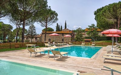 Colonica Al Trasimeno: Zwembad, Eigendom, Vrije Tijd, Vakantie, Toevlucht, Onroerend Goed, Huis, Gebouw, Water, Huis