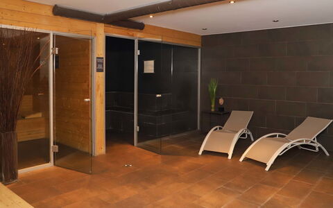 Nendaz 681: Eigendom, Hout, Interieur Ontwerp, Stoel, Architectuur, Verdieping, Flooring, Muur, Hardwood, Deur