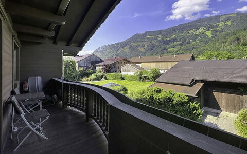 Aschau im Zillertal 495: Balkon, Schaduw, Veranda, Werf, Eco Hotel, Villa, Bergdorp, Binnenplaats, Hacienda, Backyard