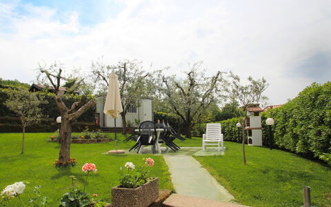 Rondinelli: Eigendom, Tuin, Boom, Lucht, Plantkunde, Huis, Gebouw, Gras, Onroerend Goed, Werf