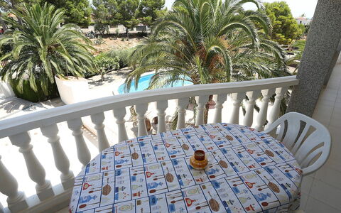 Escorpion: Eigendom, Balkon, Vakantie, Huis, Villa, Appartement, Huis, Meubilair, Gebouw, Veranda