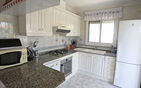 Escorpion: Countertop, Eigendom, Kamer, Wit, Cabinetry, Keuken, Meubilair, Interieur Ontwerp, Gebouw, Verdieping