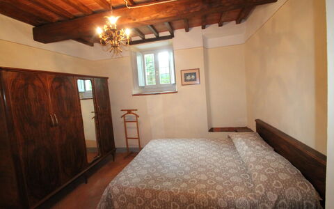Villa Latera: Kamer, Eigendom, Slaapkamer, Bed, Meubilair, Gebouw, Plafond, Bed Frame, Laken, Interieur Ontwerp