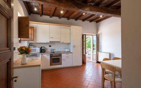 Villa Santa Maria: Kamer, Countertop, Eigendom, Meubilair, Plafond, Gebouw, Interieur Ontwerp, Keuken, Cabinetry, Verdieping