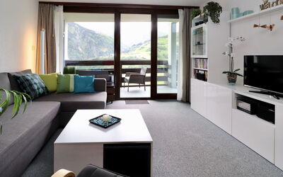 Apt B 086 100.88: Kamer, Woonkamer, Meubilair, Eigendom, Interieur Ontwerp, Gebouw, Huis, Tafel, Koffietafel, Architectuur